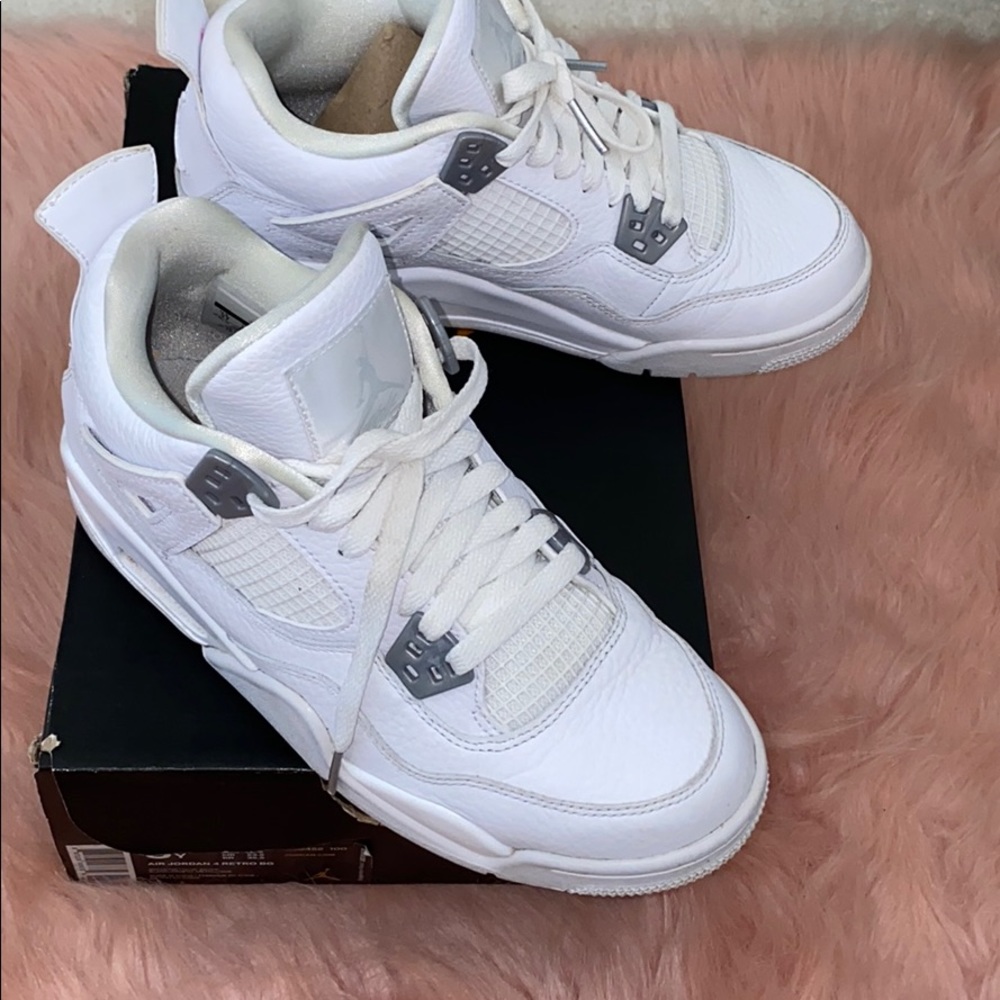 Air Jordan 4 Retro